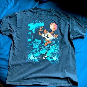 Looney Tunes shirt XL